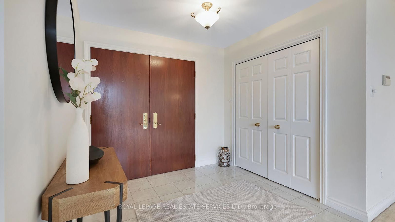 215 The Donway W • #616 • Toronto, ON photo 3