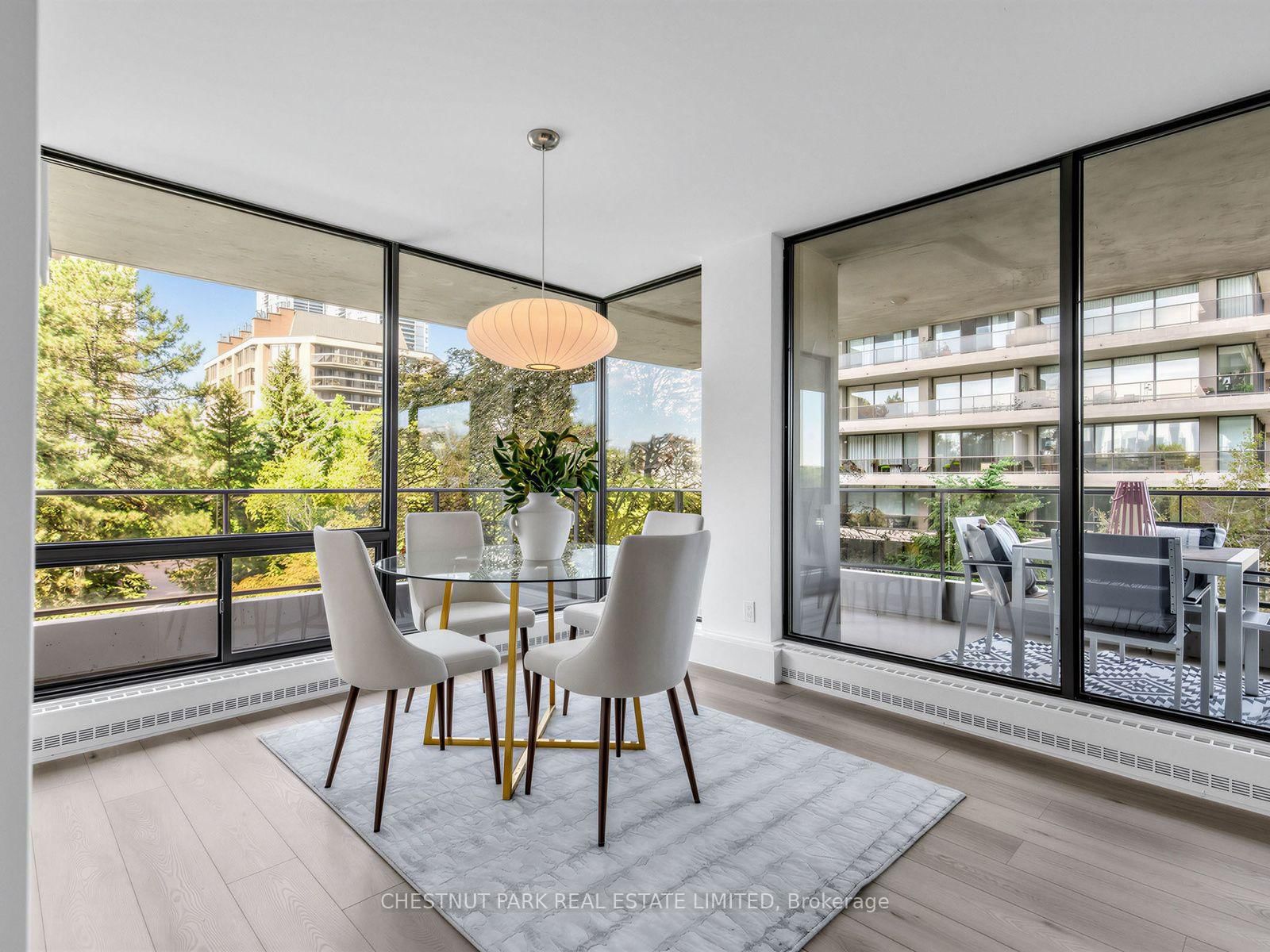 10 Avoca Avenue • #401 • Toronto, ON photo 14
