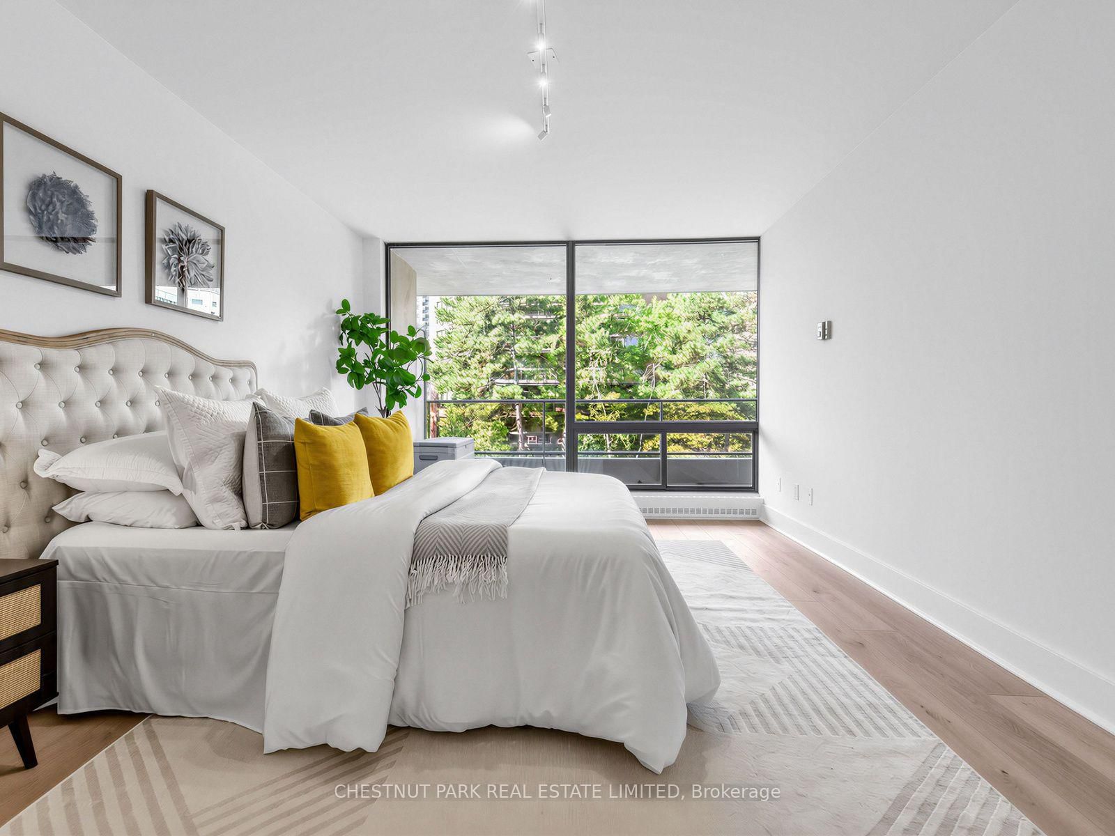 10 Avoca Avenue • #401 • Toronto, ON photo 21