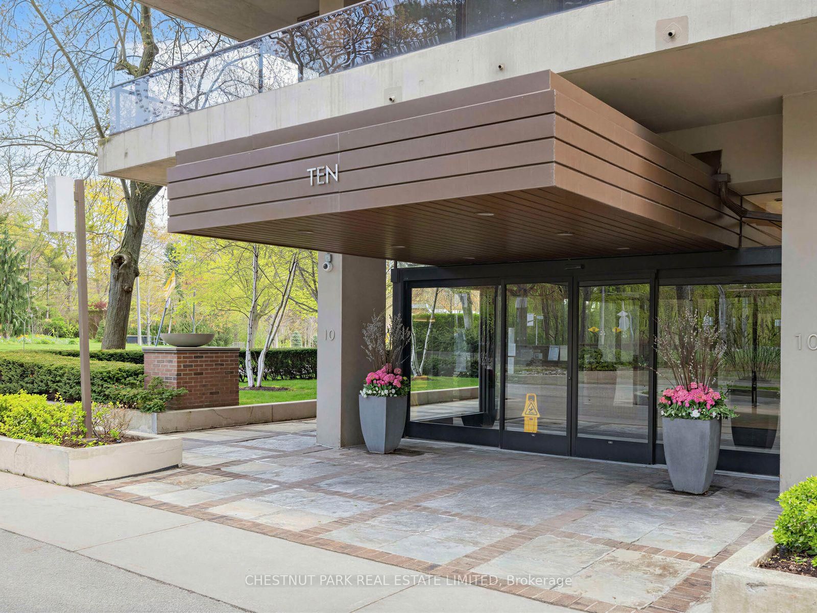 10 Avoca Avenue • #401 • Toronto, ON photo 32