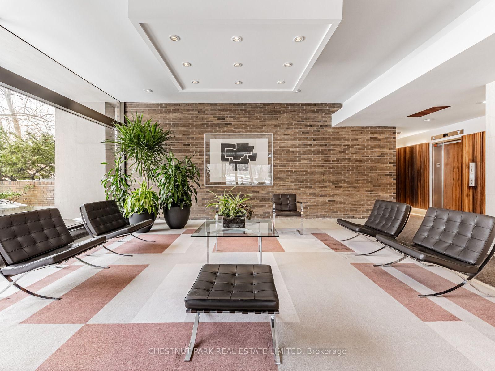 10 Avoca Avenue • #401 • Toronto, ON photo 33