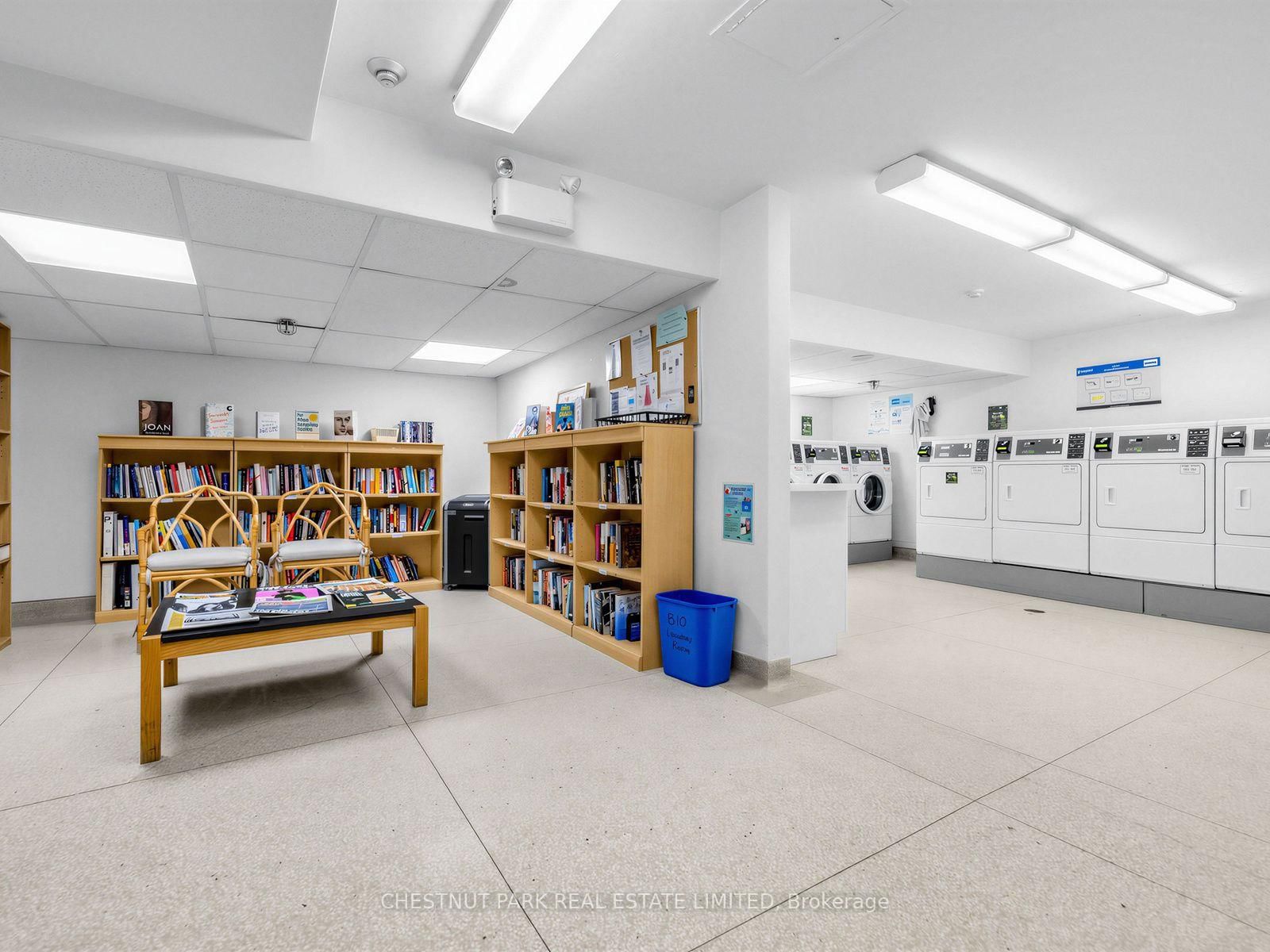 10 Avoca Avenue • #401 • Toronto, ON photo 34