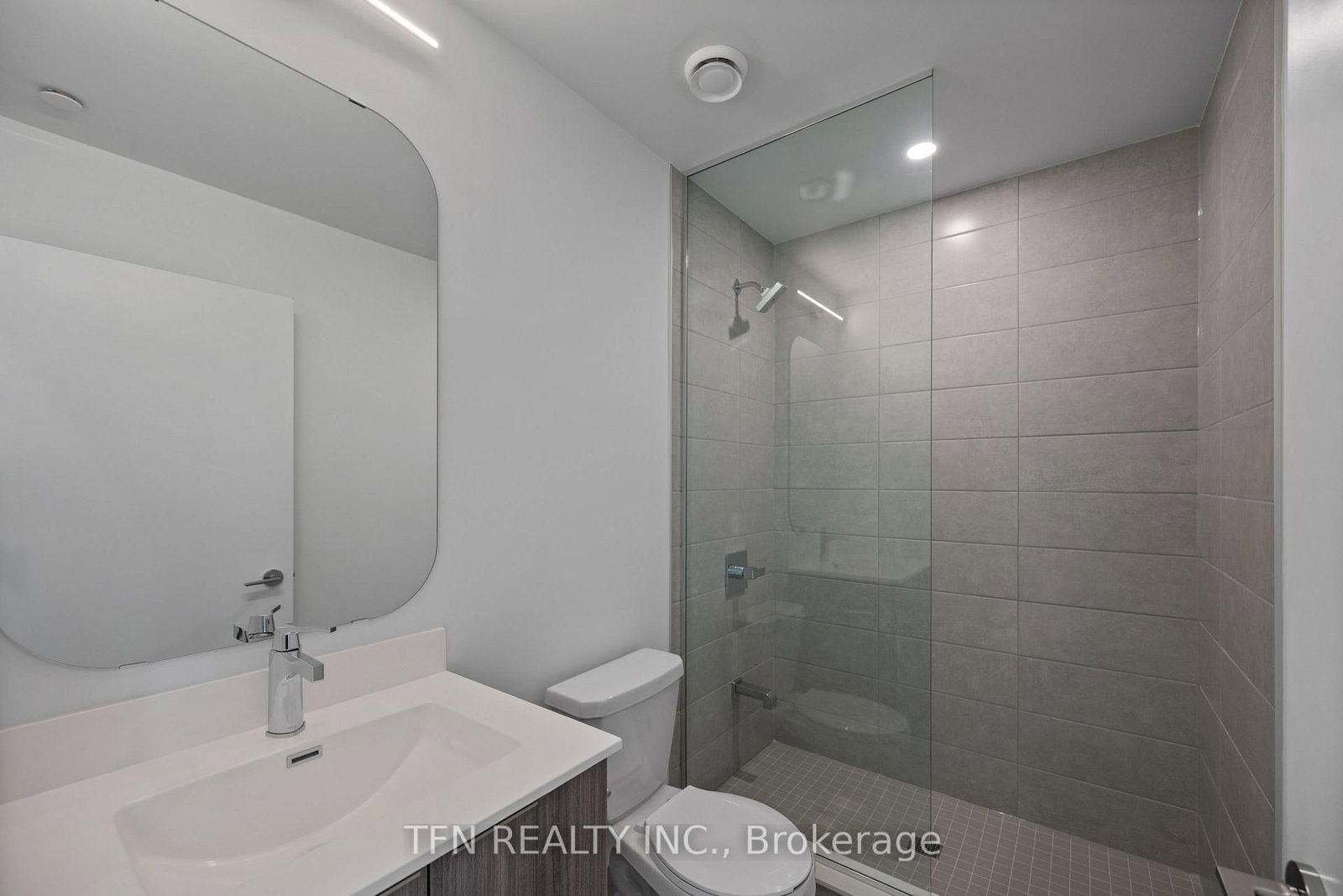 15 Richardson Street • #215 • Toronto, ON photo 13
