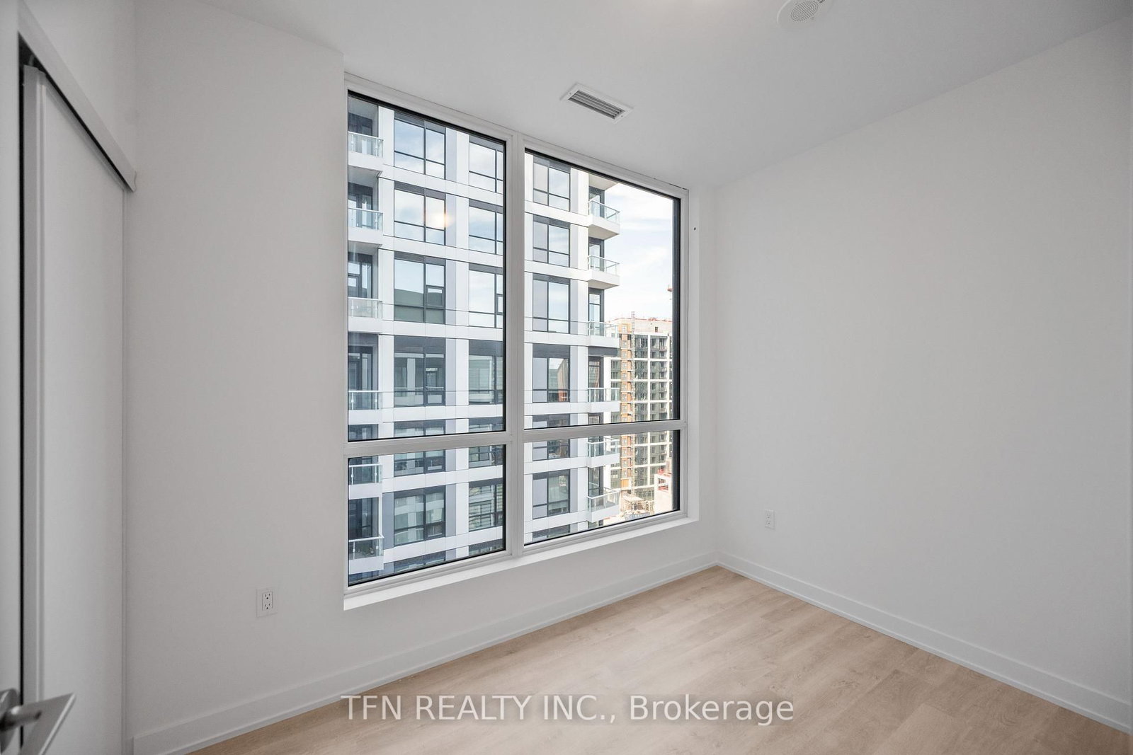 15 Richardson Street • #1114 • Toronto, ON photo 11