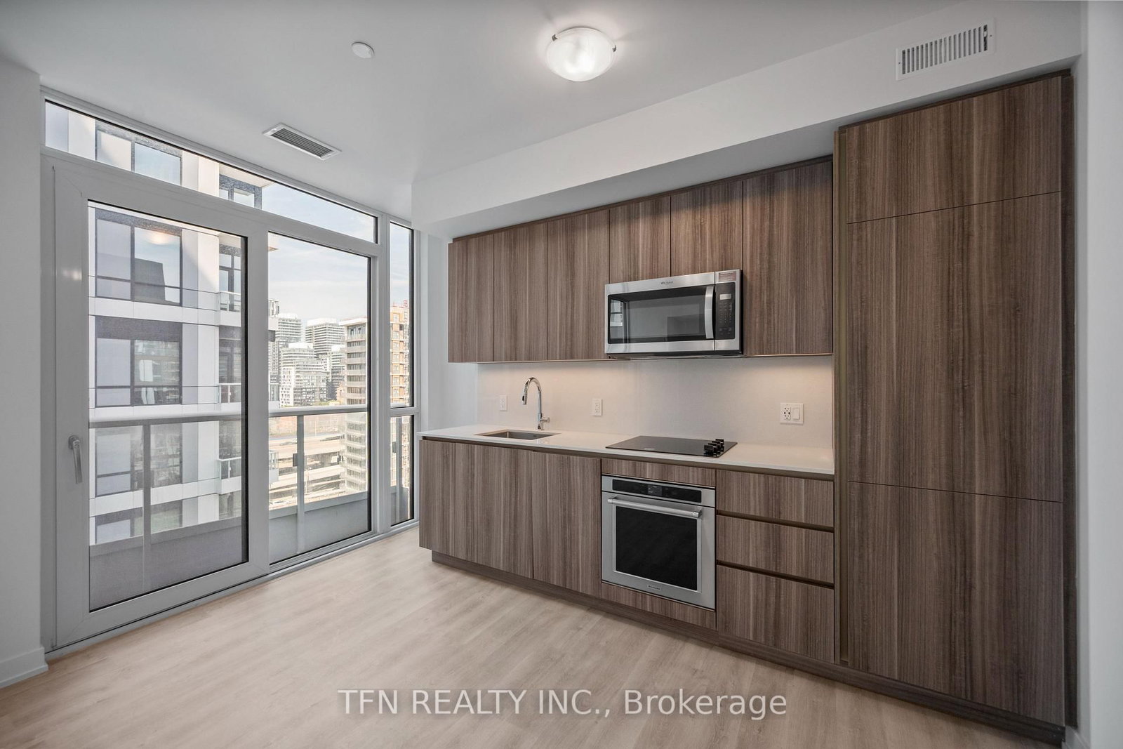 15 Richardson Street • #1114 • Toronto, ON photo 5