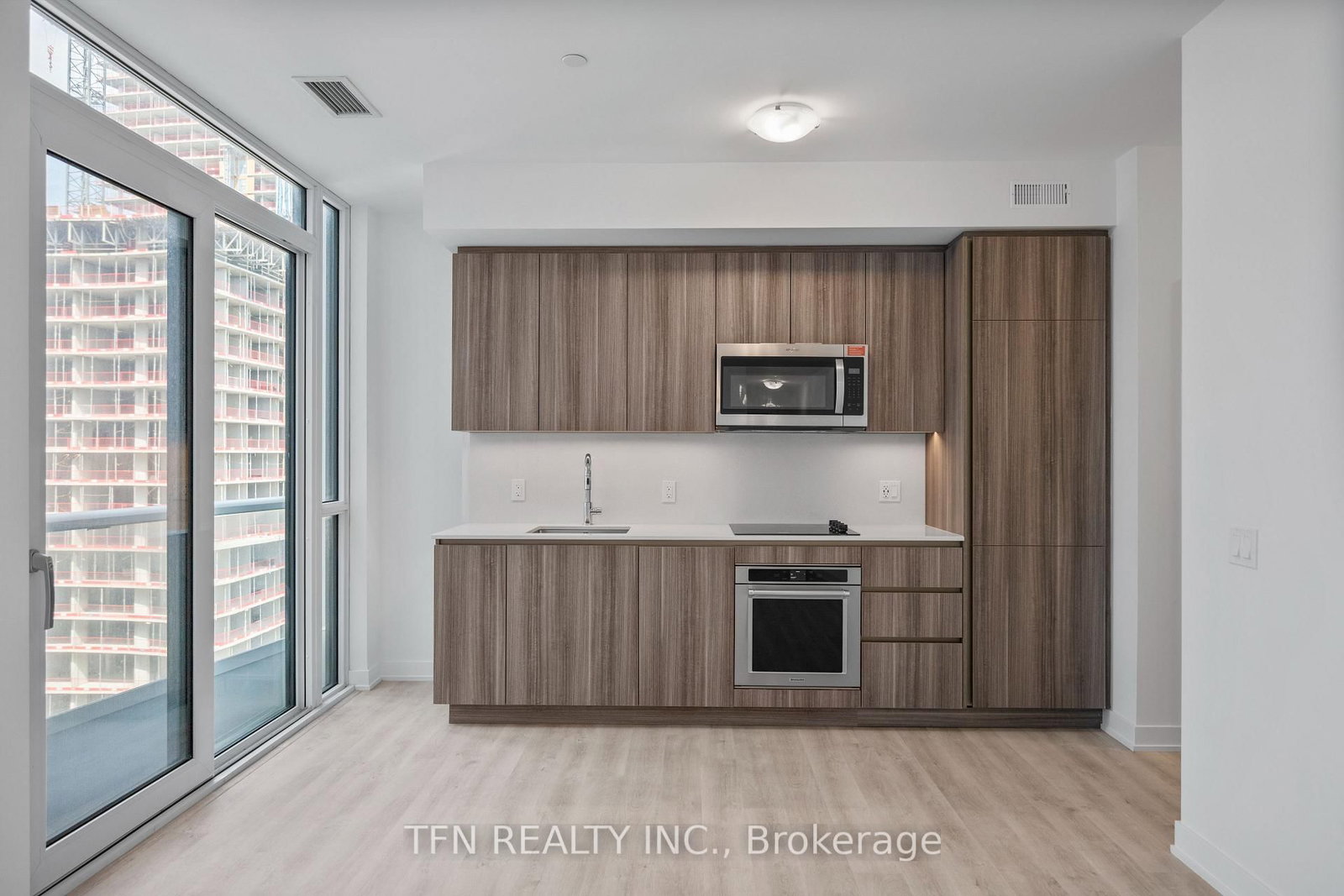 15 Richardson Street • #1114 • Toronto, ON photo 6