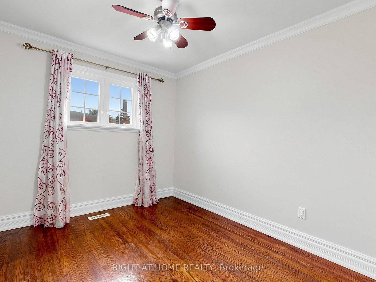 67 Ladner Drive • Toronto, ON photo 25