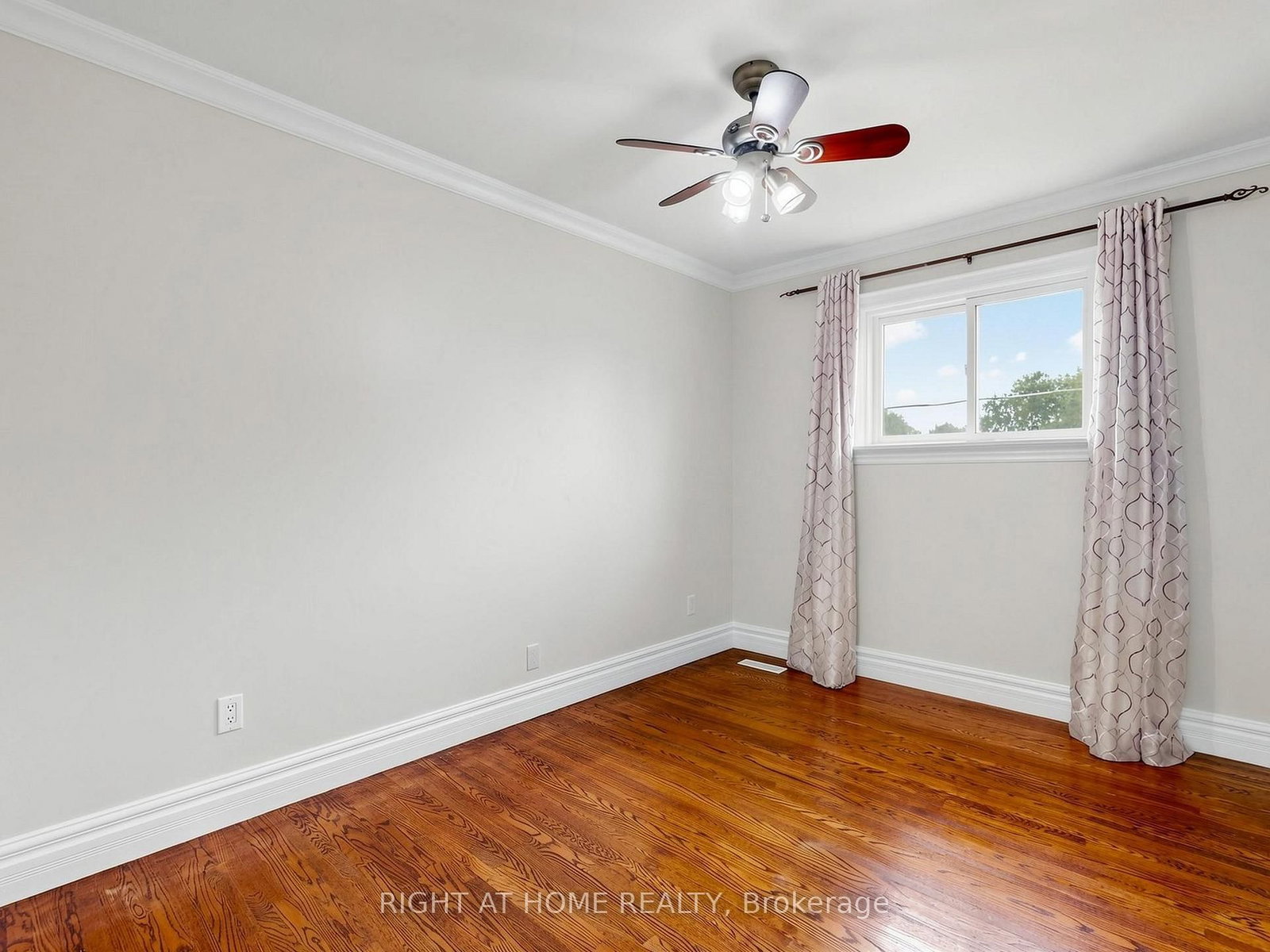 67 Ladner Drive • Toronto, ON photo 26