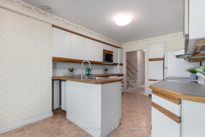 14 Michael Drive • Toronto, ON photo 6