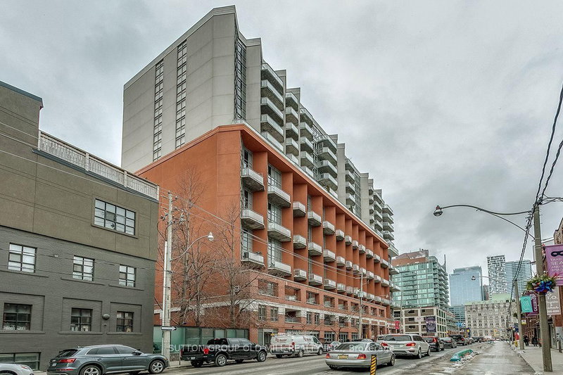 PH2 - 255 Richmond Street E