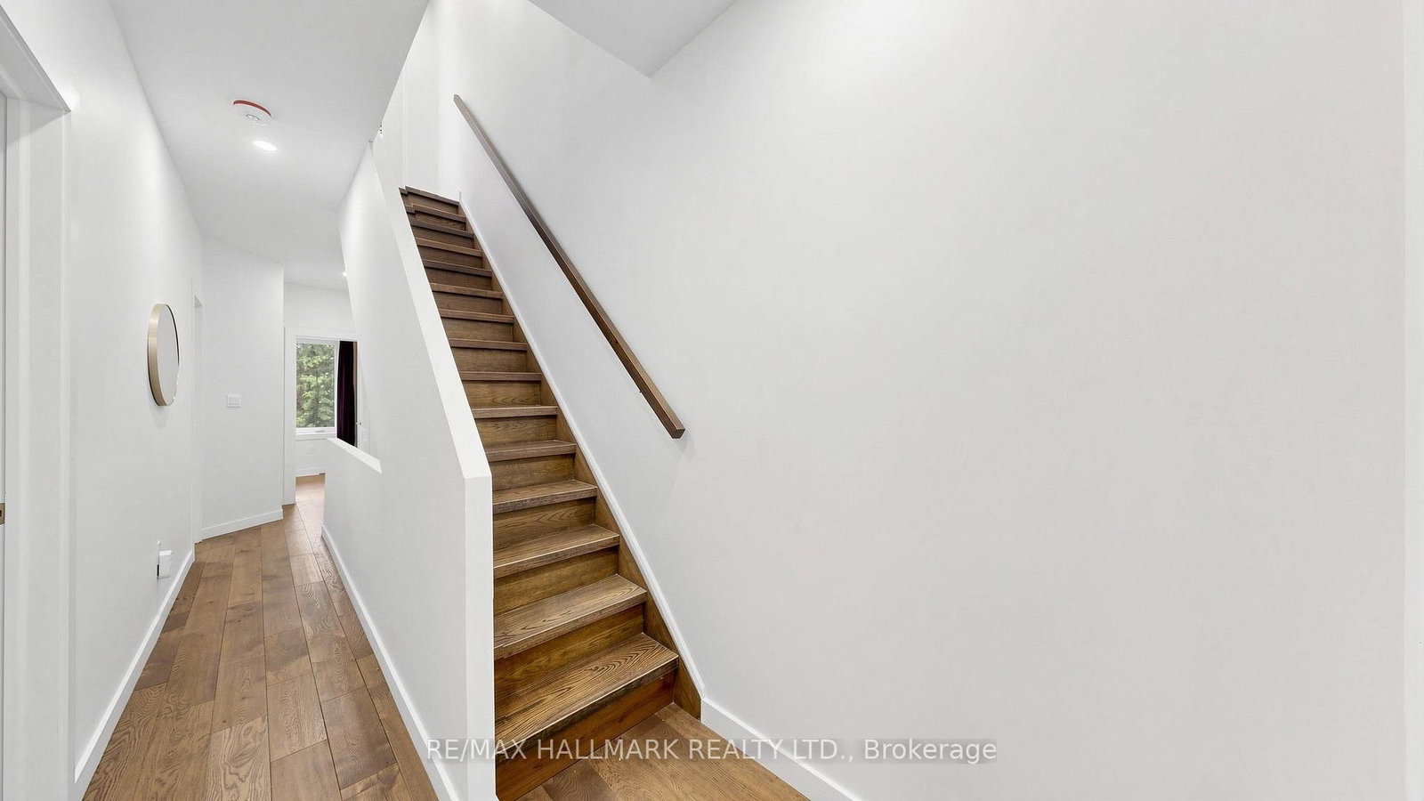 31 1/2 Granby Street • Toronto, ON photo 11