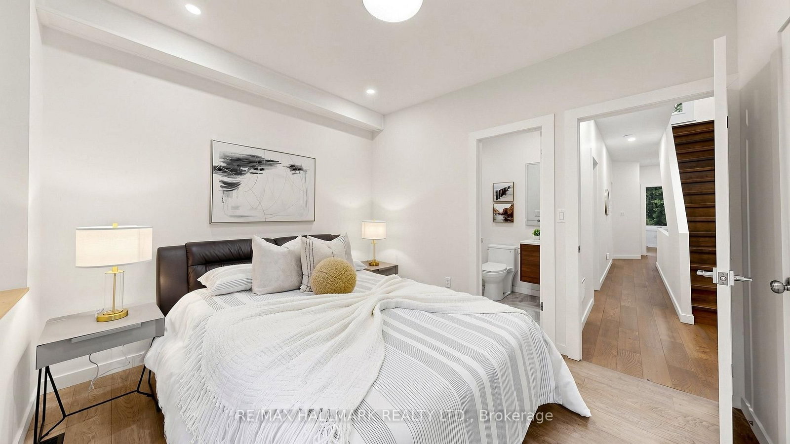 31 1/2 Granby Street • Toronto, ON photo 17