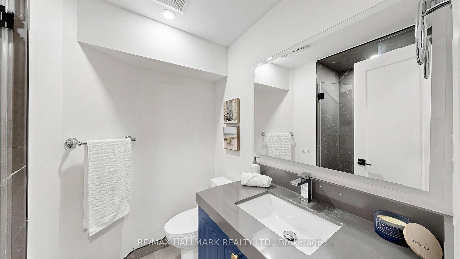 31 1/2 Granby Street • Toronto, ON photo 39