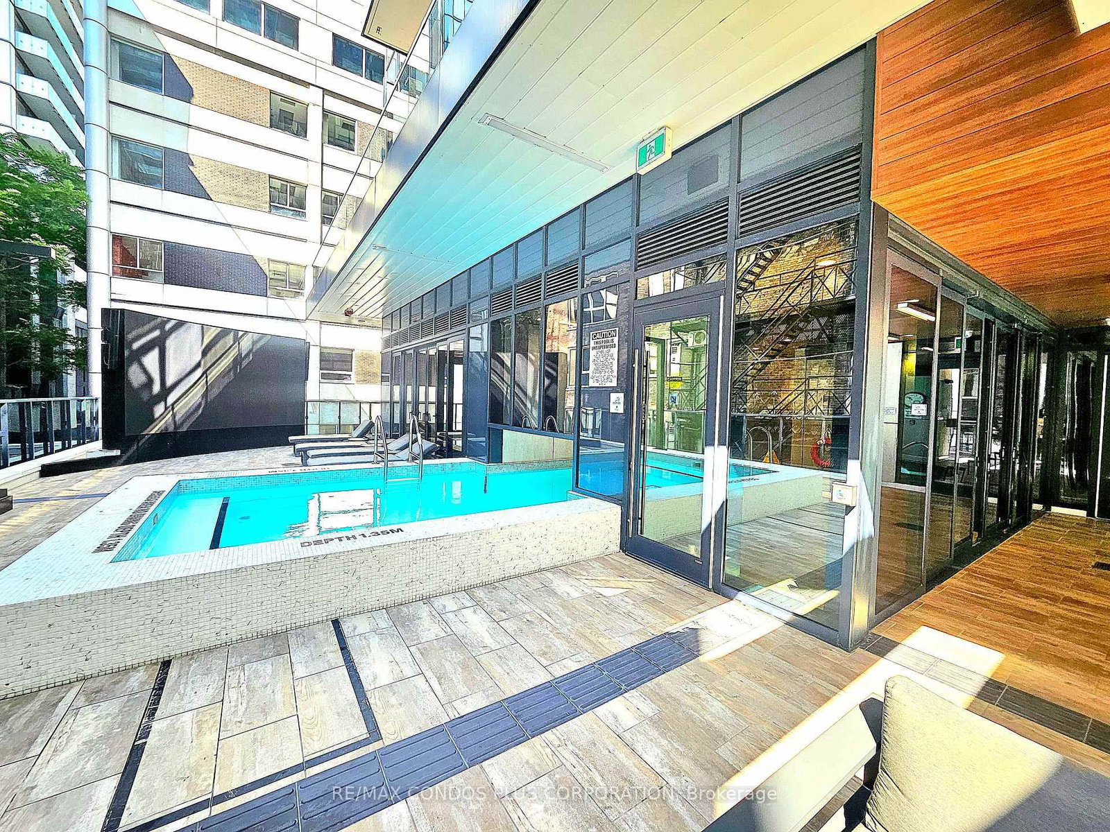 38 Widmer Street • #810 • Toronto, ON photo 9