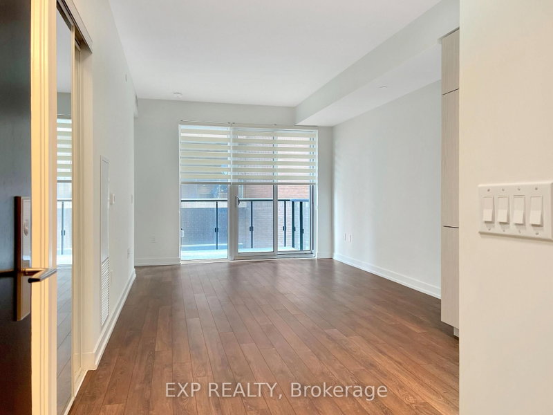407 - 158 Front Street E