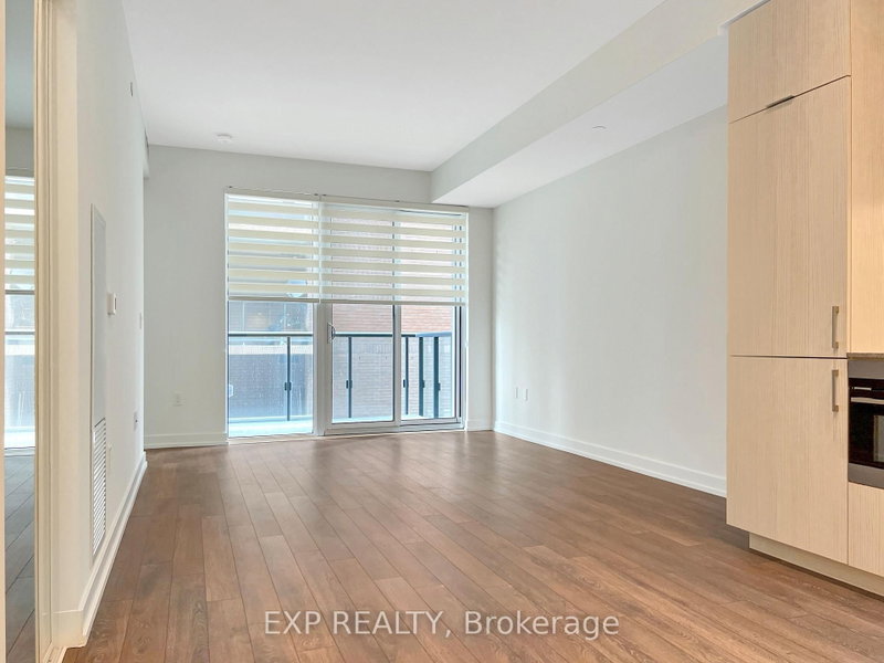 407 - 158 Front Street E