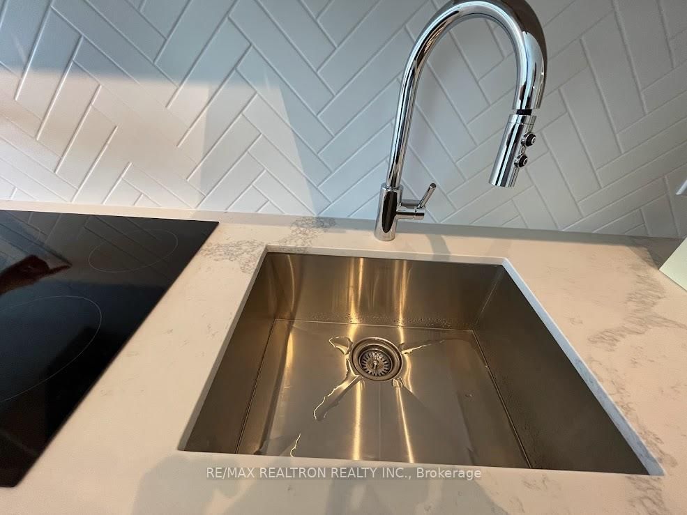15 Holmes Avenue • #509 • Toronto, ON photo 17