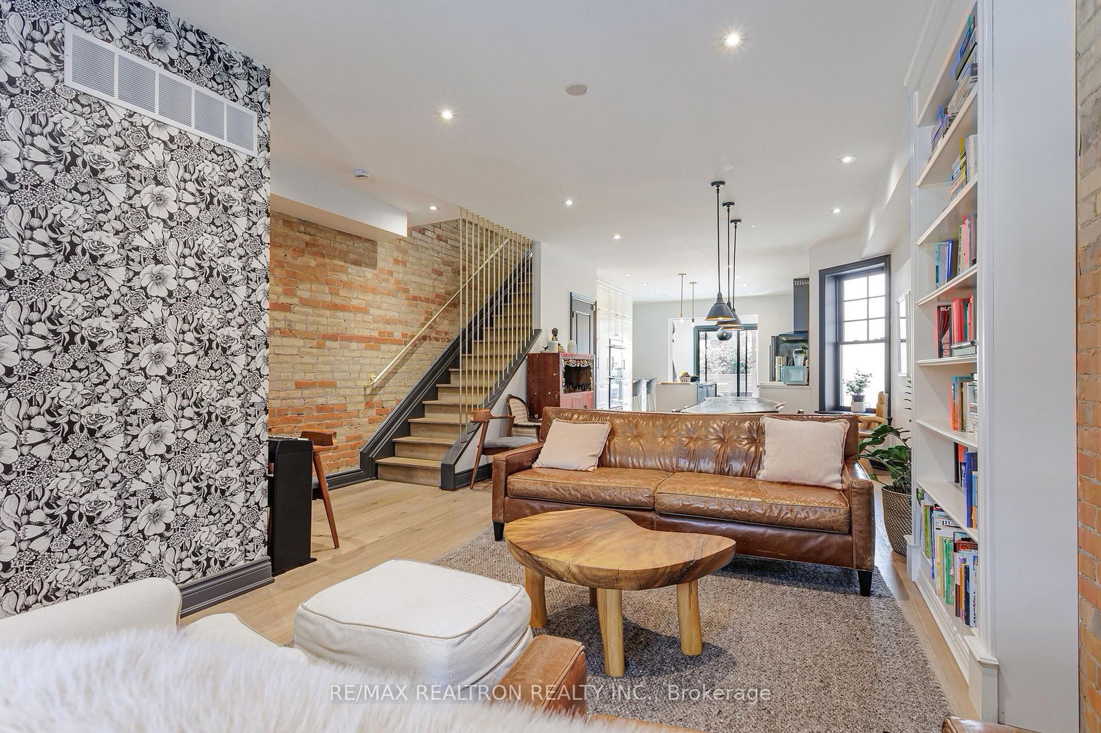 214 Grace Street, Toronto 5