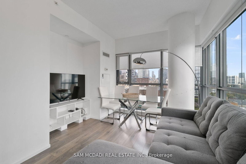 159 Dundas St E photo 5