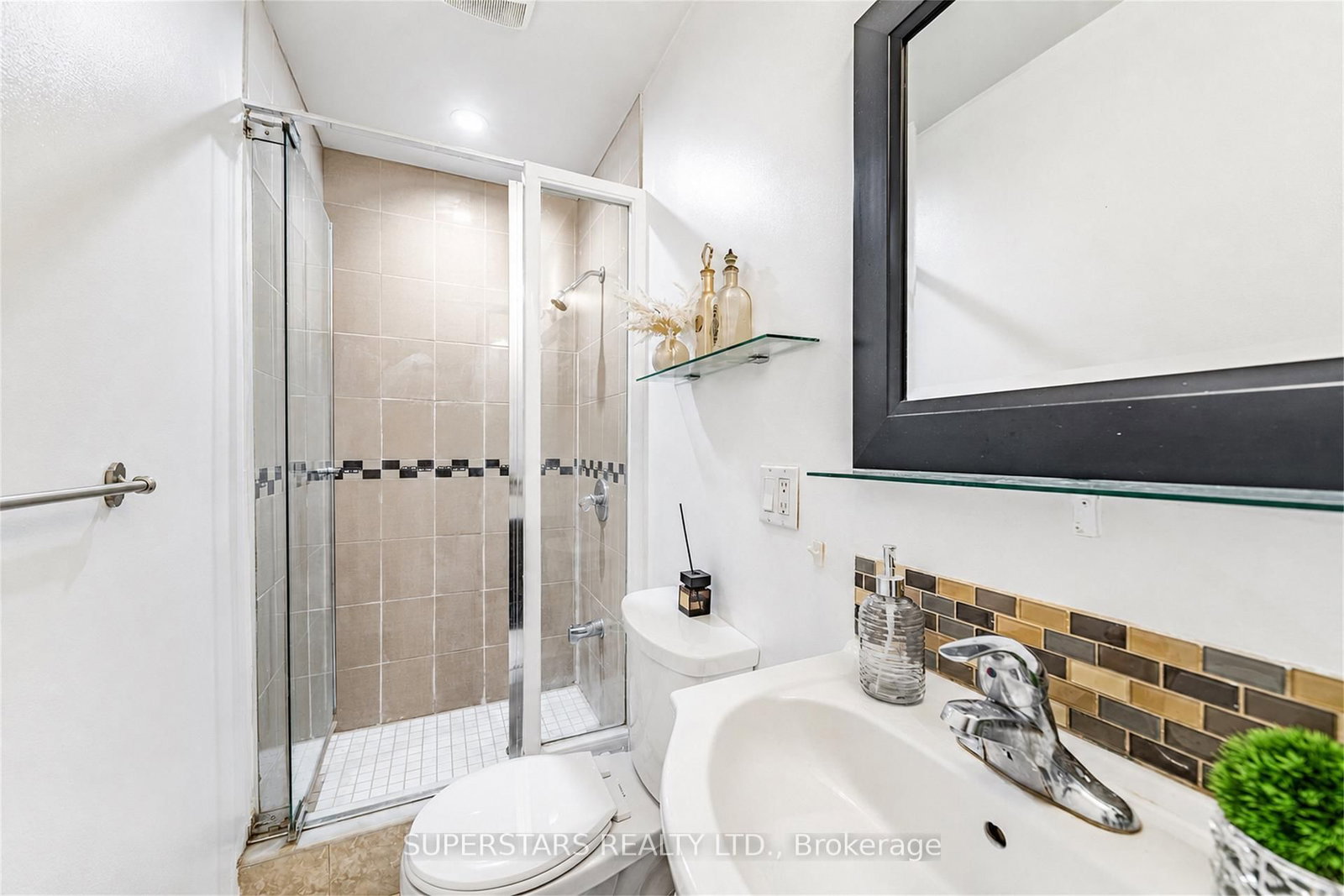 235 Oakwood Avenue • Toronto, ON photo 14