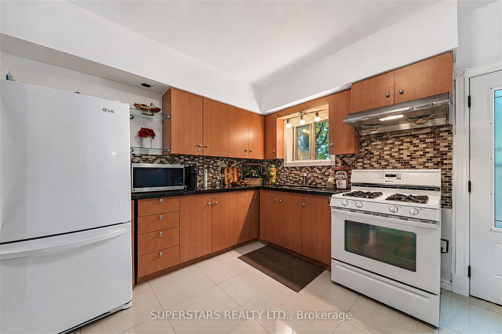 235 Oakwood Avenue • Toronto, ON photo 9