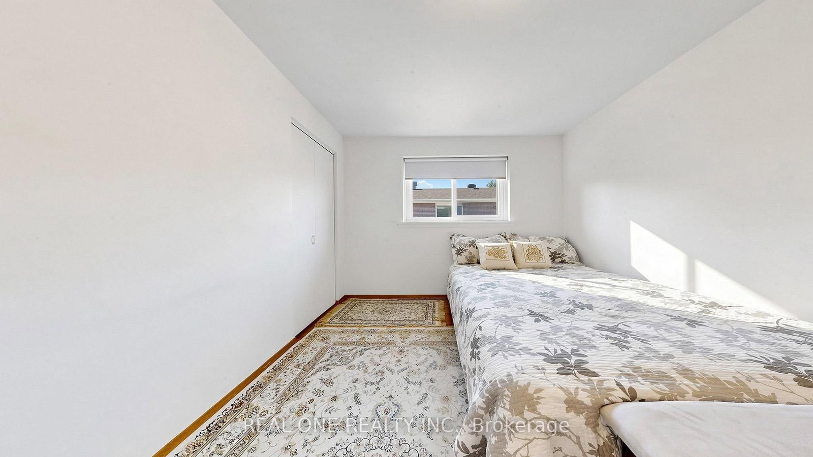 19 Nymark Avenue • Toronto, ON photo 17