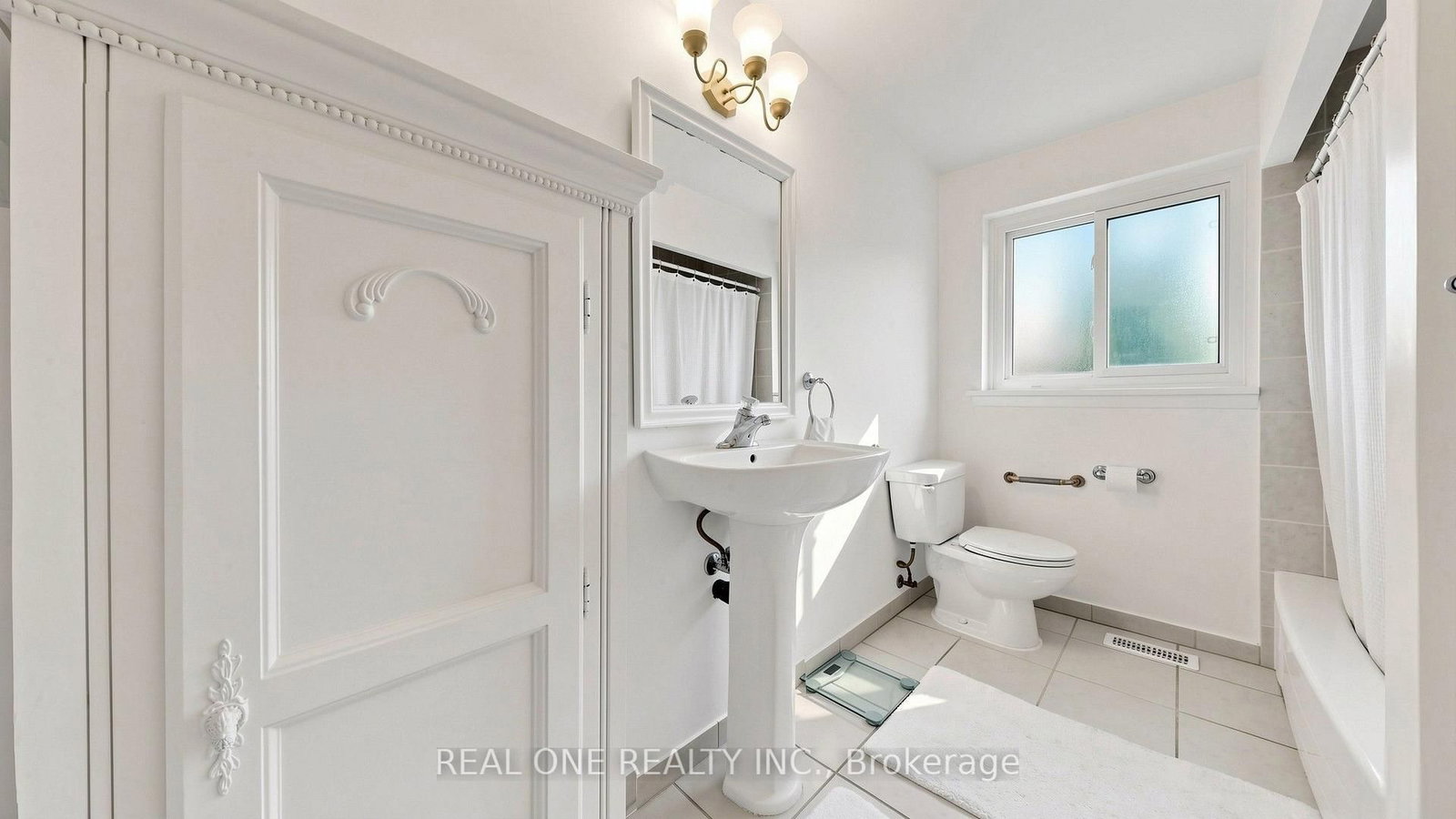 19 Nymark Avenue • Toronto, ON photo 25