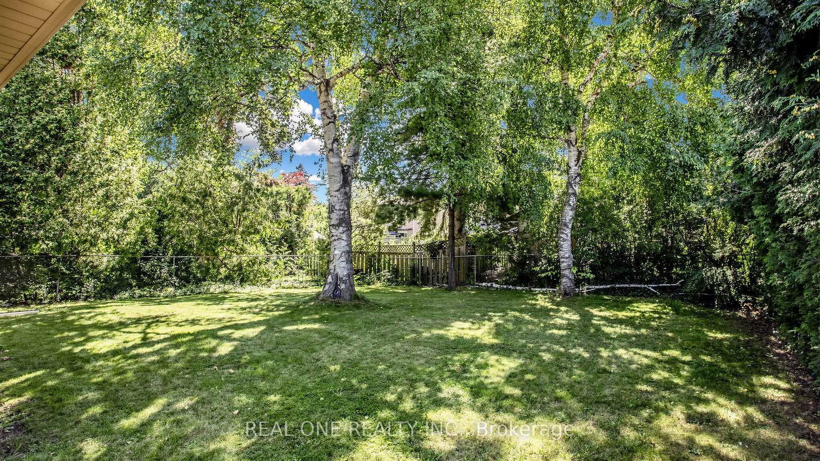 19 Nymark Avenue • Toronto, ON photo 39