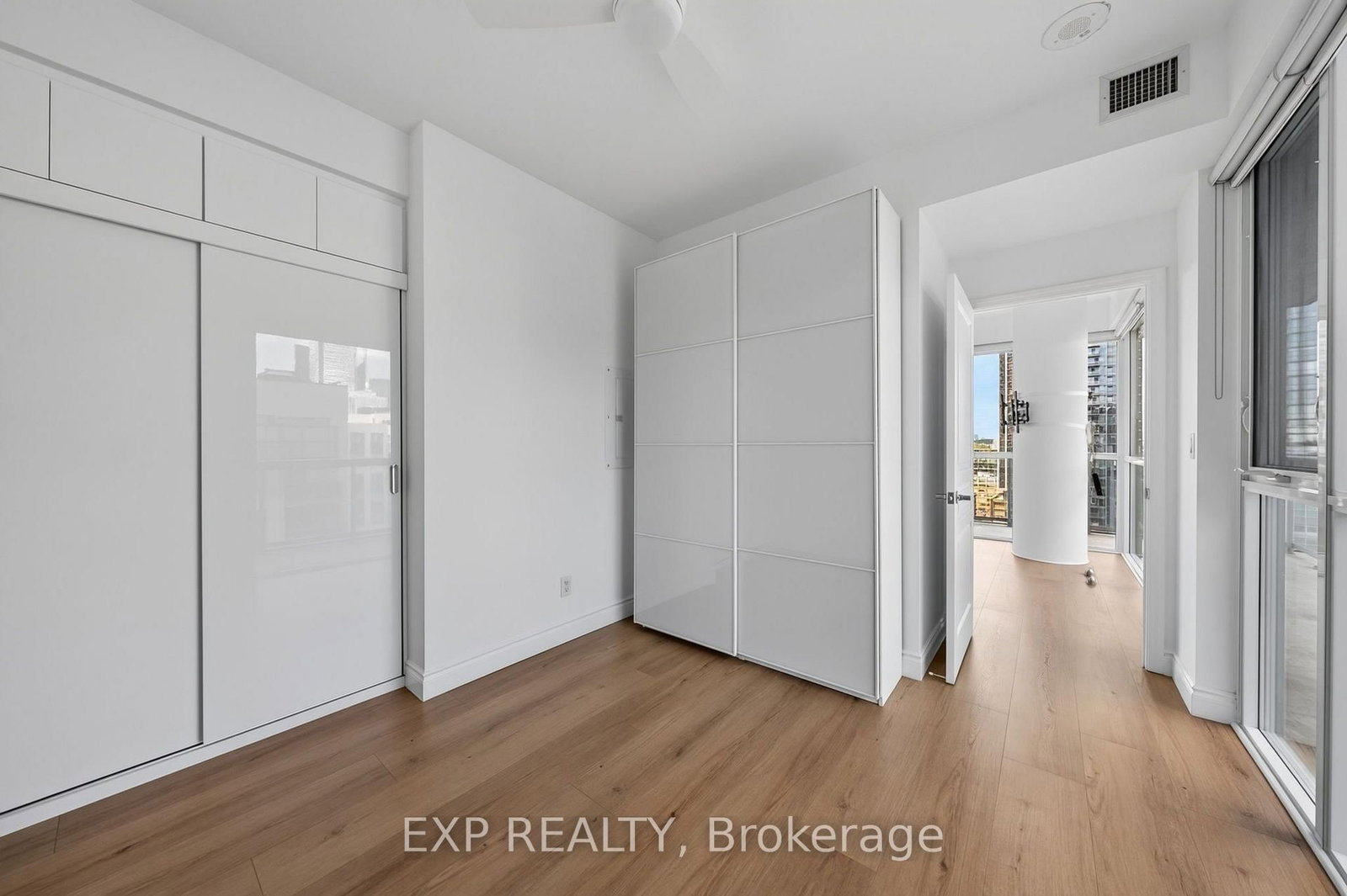 352 Front Street W • #1916 • Toronto, ON photo 17