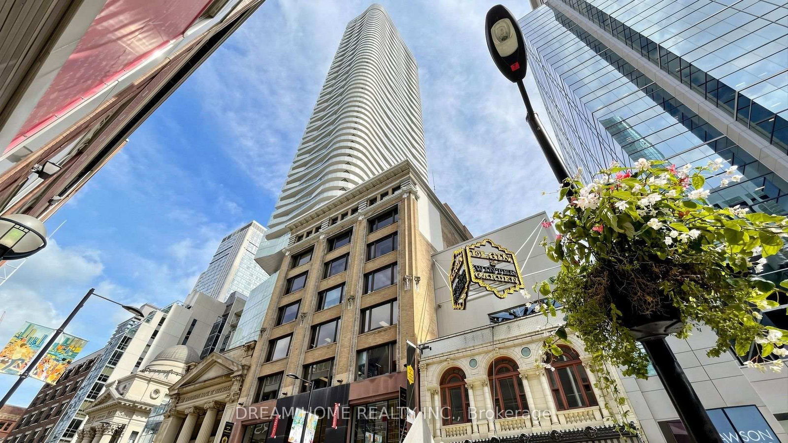 197 YONGE ST Street • #1701 • Toronto, ON photo 1