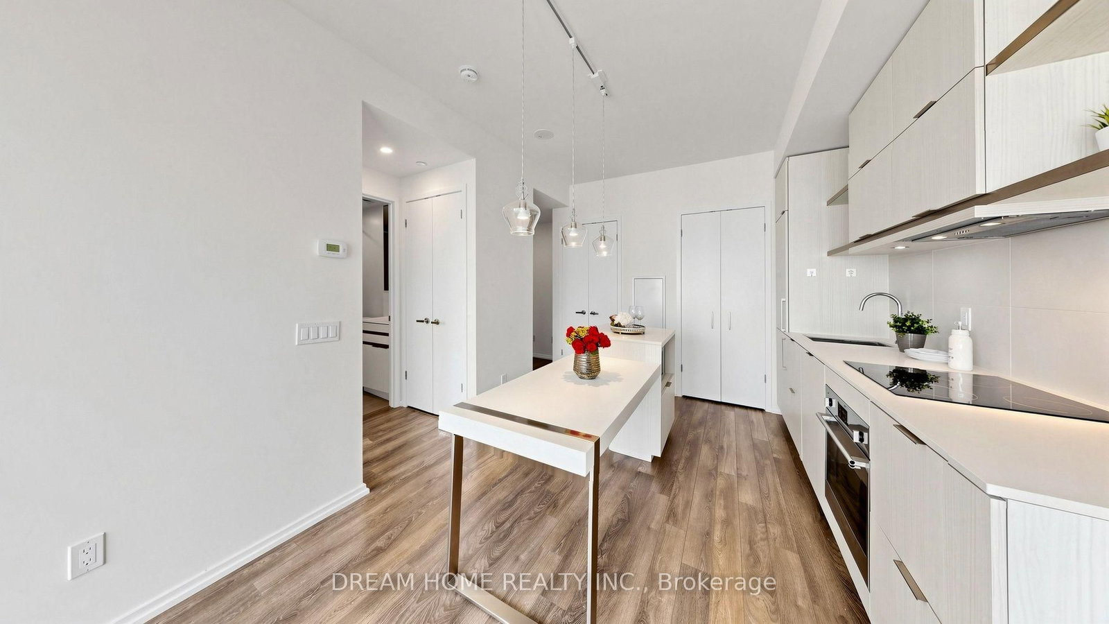 197 YONGE ST Street • #1701 • Toronto, ON photo 13