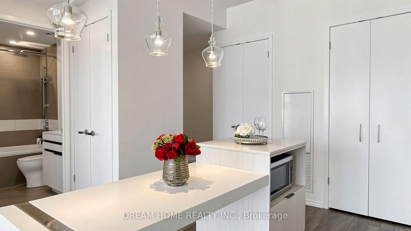 197 YONGE ST Street • #1701 • Toronto, ON photo 23