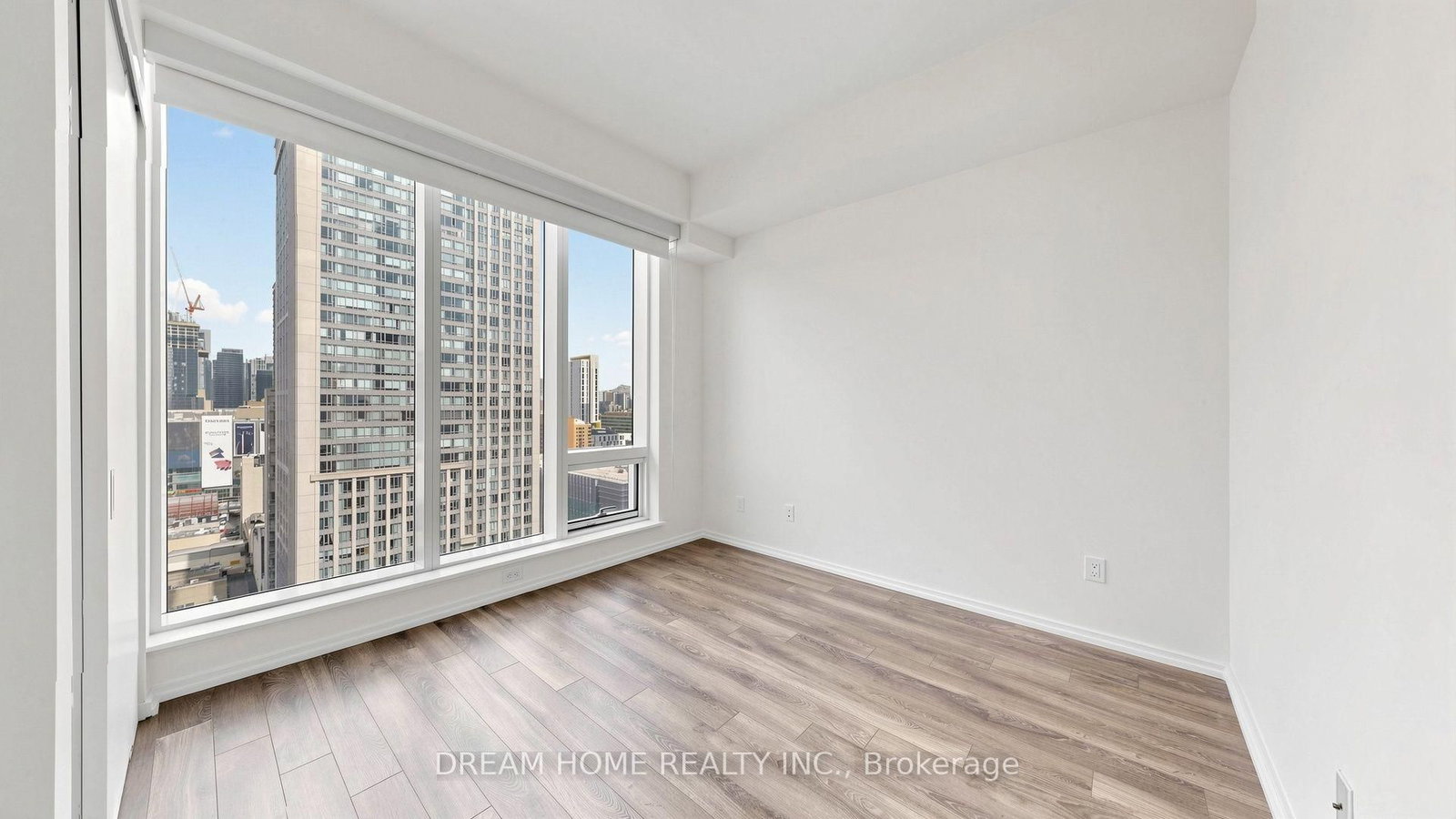 197 YONGE ST Street • #1701 • Toronto, ON photo 25