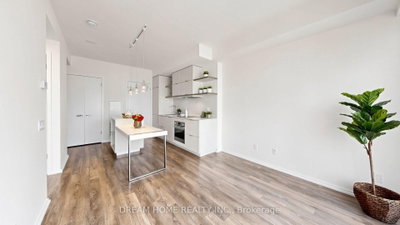 197 YONGE ST Street • #1701 • Toronto, ON photo 8