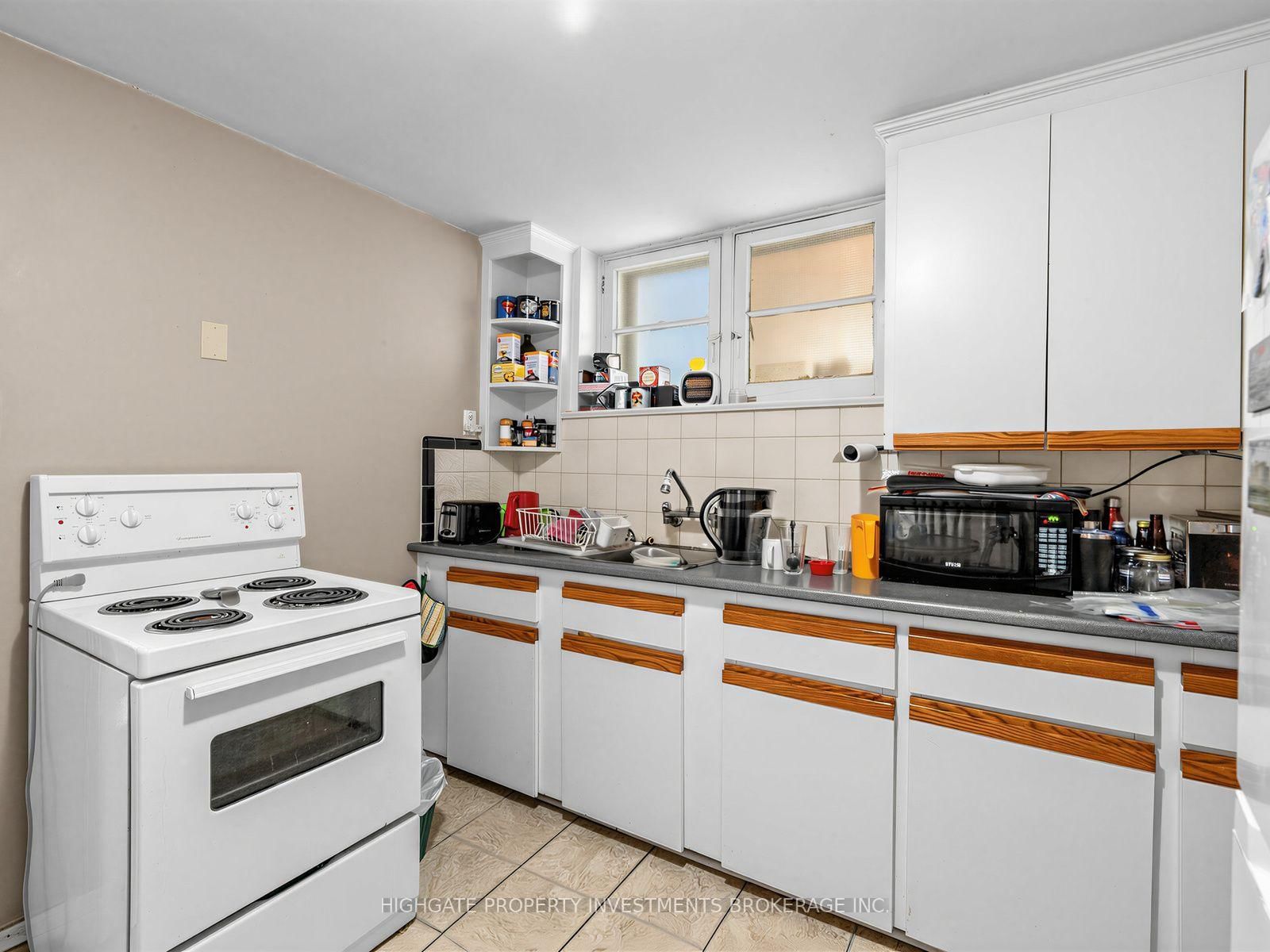 981 Avenue Road • Toronto, ON photo 36
