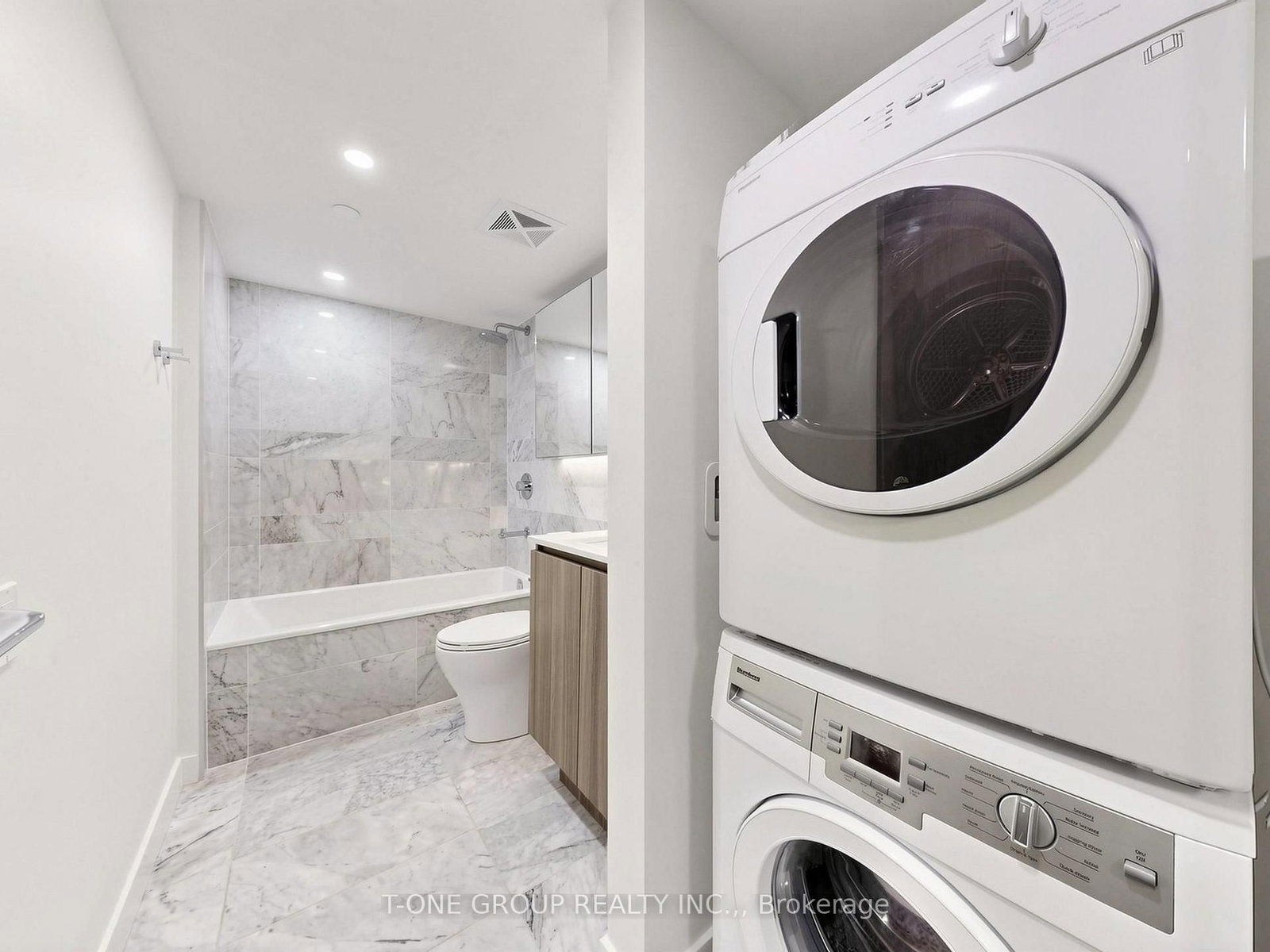 19 Bathurst Street • #1502 • Toronto, ON photo 13