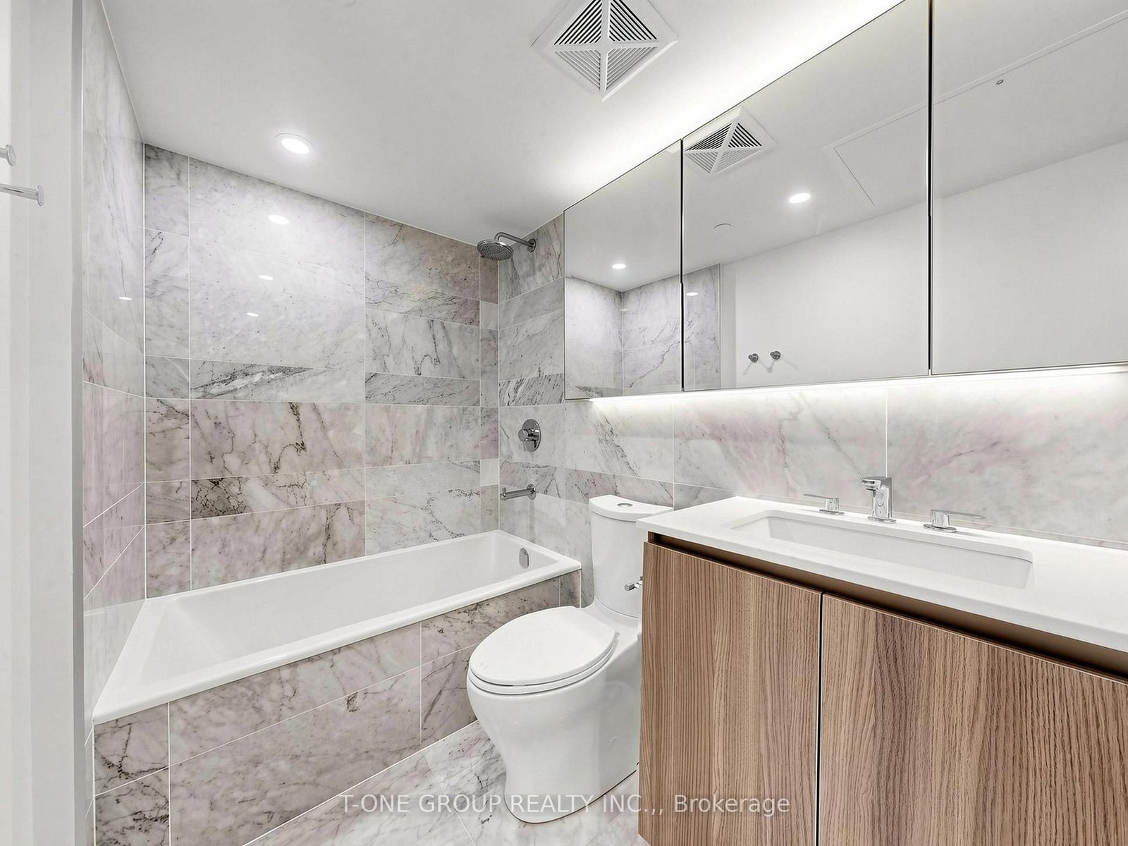 19 Bathurst Street • #1502 • Toronto, ON photo 14