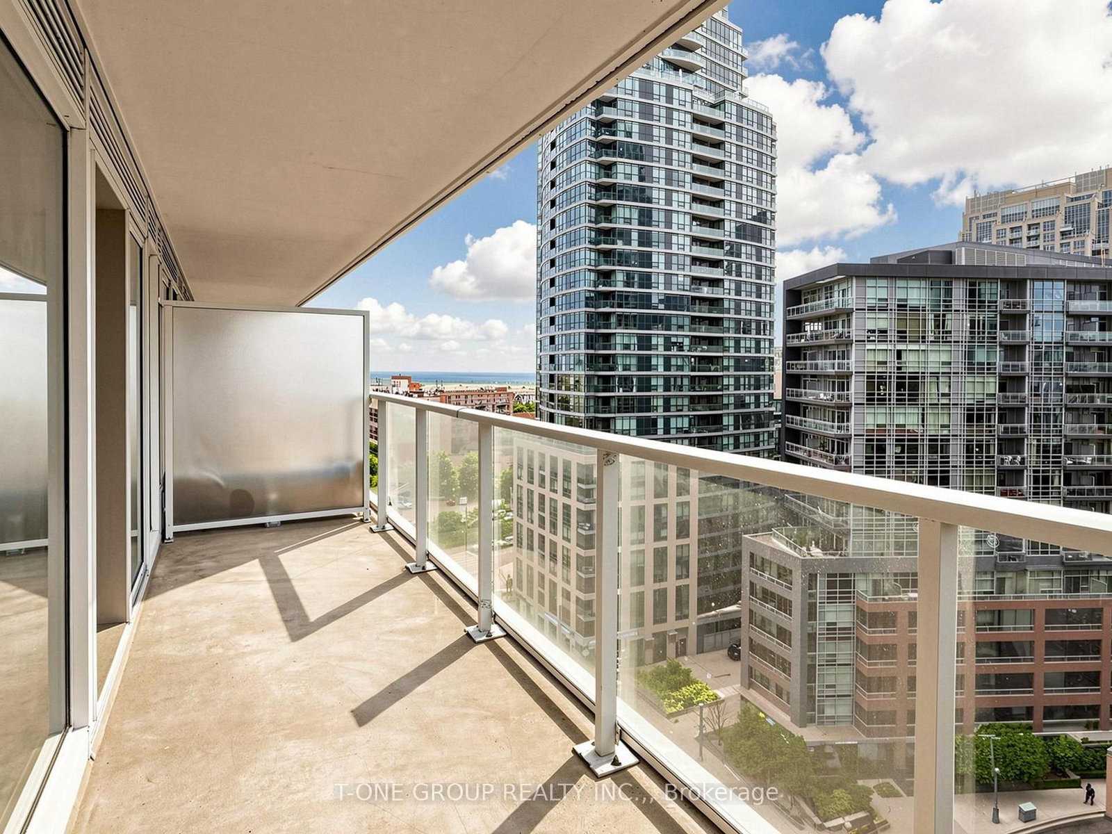 19 Bathurst Street • #1502 • Toronto, ON photo 18