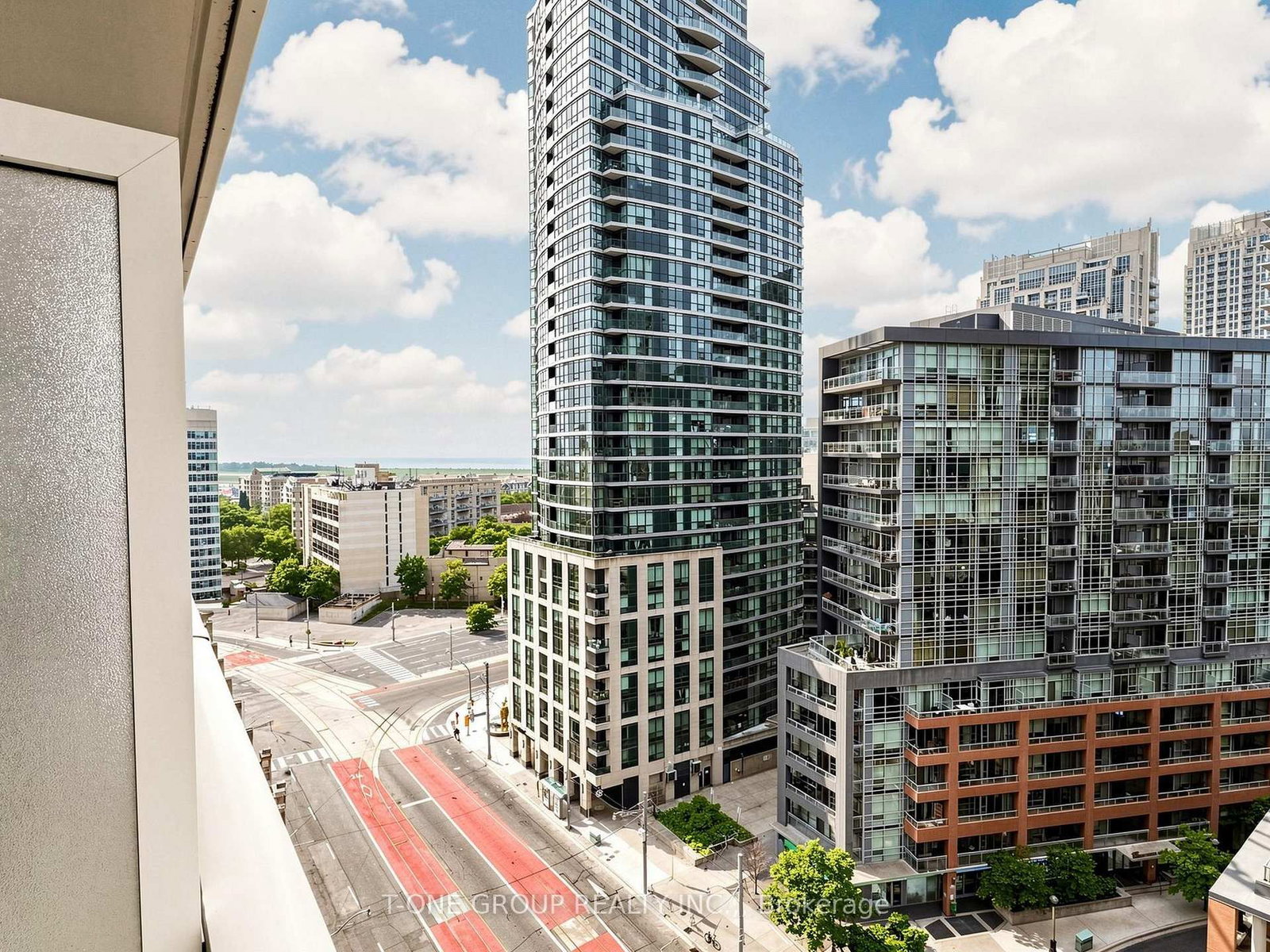 19 Bathurst Street • #1502 • Toronto, ON photo 20