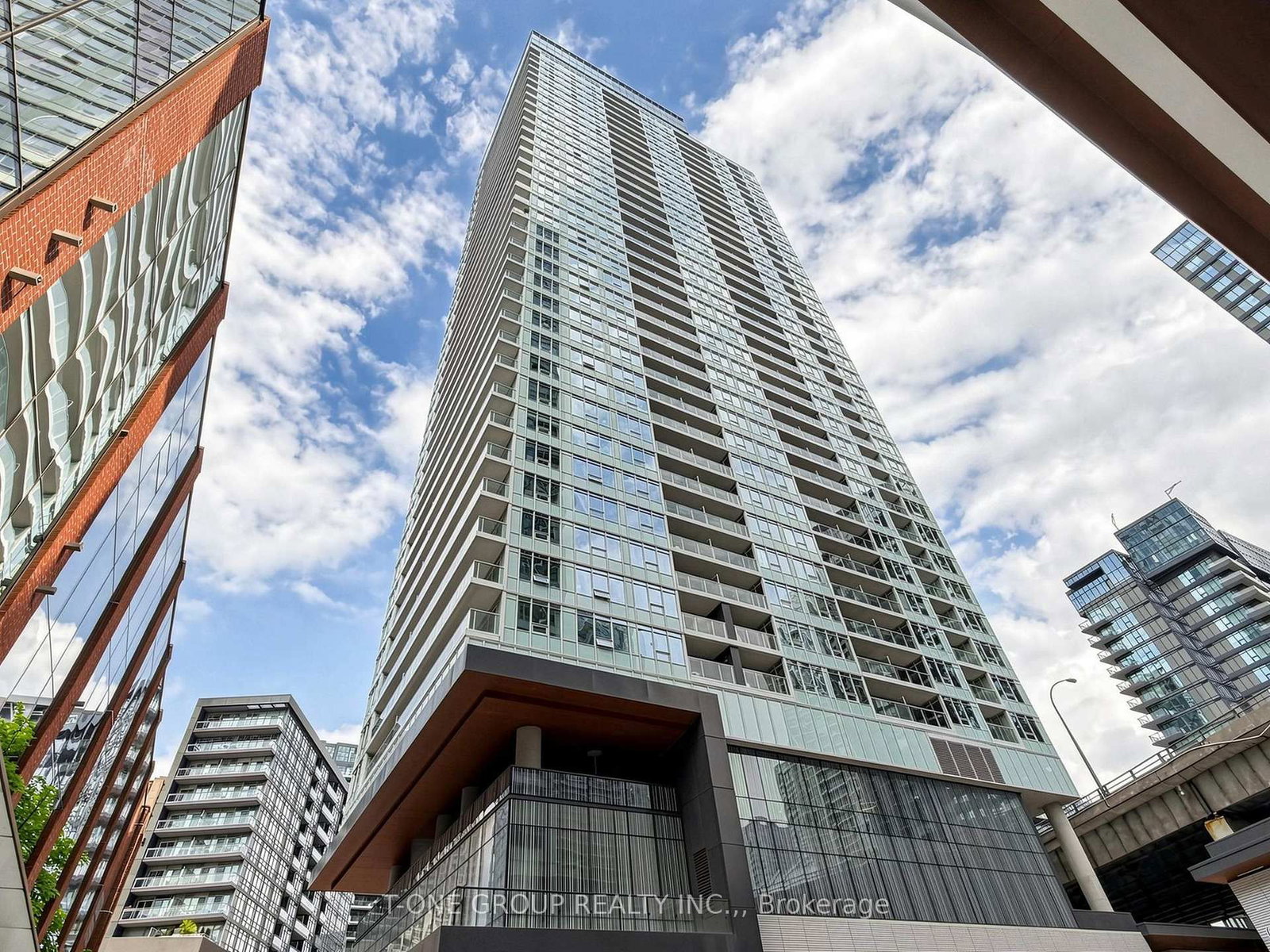 19 Bathurst Street • #1502 • Toronto, ON photo 8