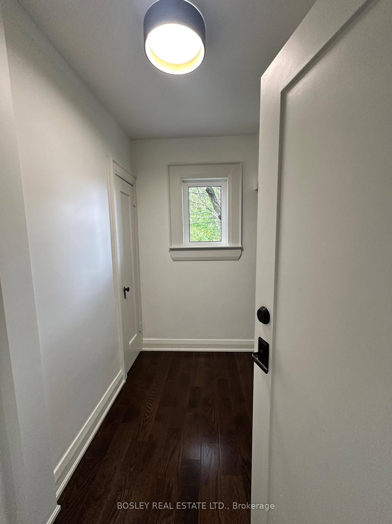 2 - 229 Manor Road E