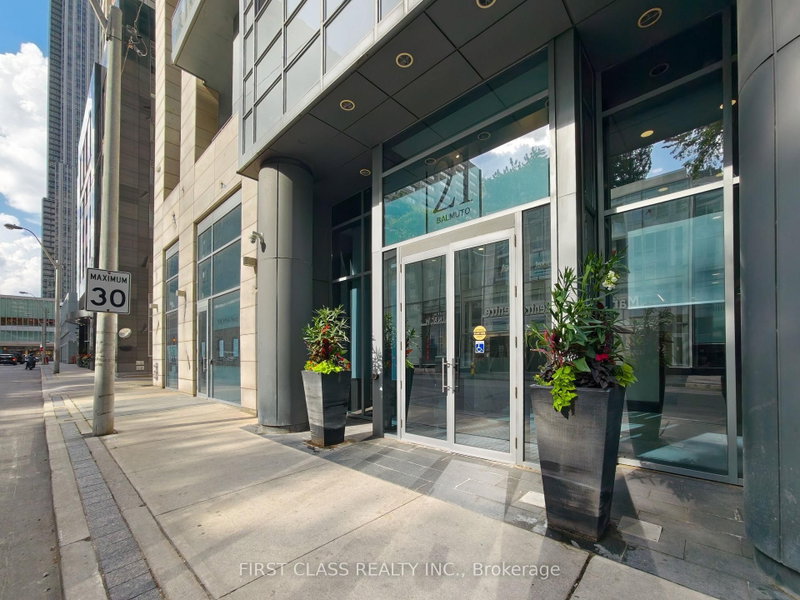 2501 - 21 Balmuto Street