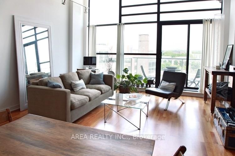 403 - 43 Hanna Avenue