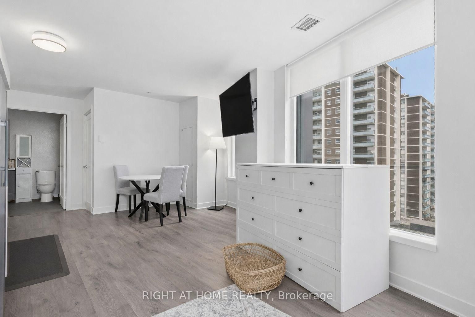 575 Bloor Street E • #508 • Toronto, ON photo 10