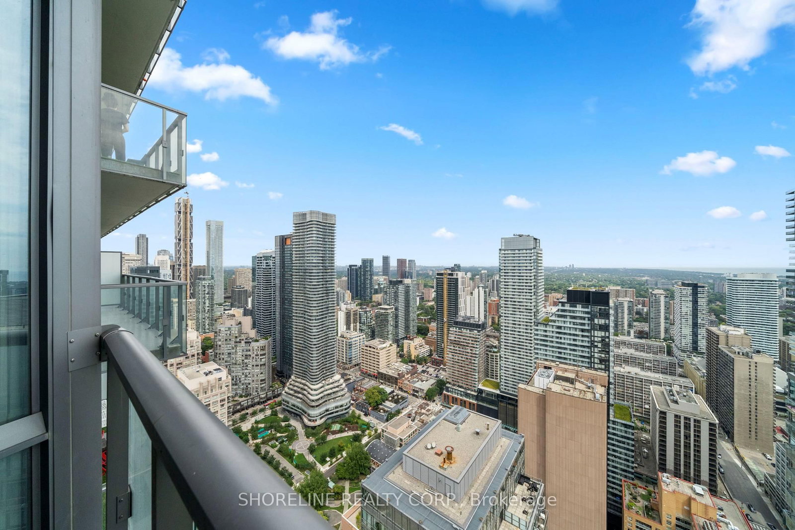 832 Bay Street • #4807 • Toronto, ON photo 13