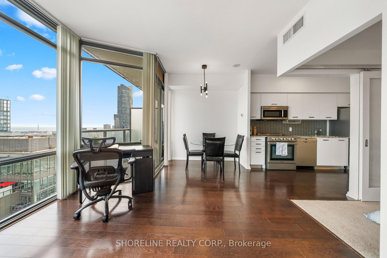 832 Bay Street • #4807 • Toronto, ON photo 9