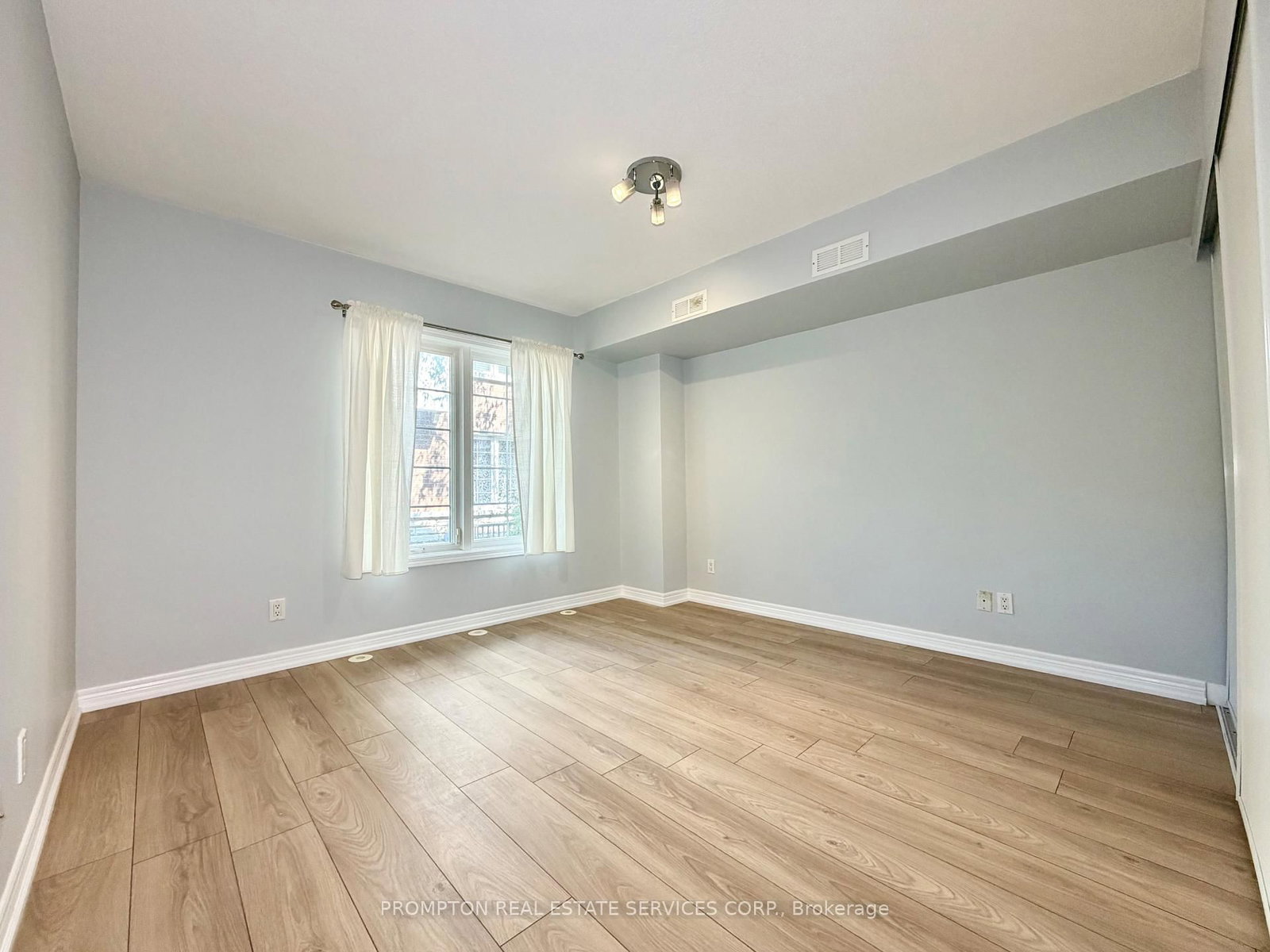 285 ANTIBES Drive • #11 • Toronto, ON photo 23