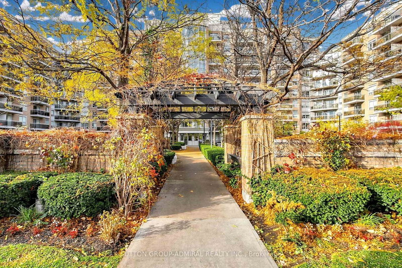 435 - 650 Lawrence Avenue W