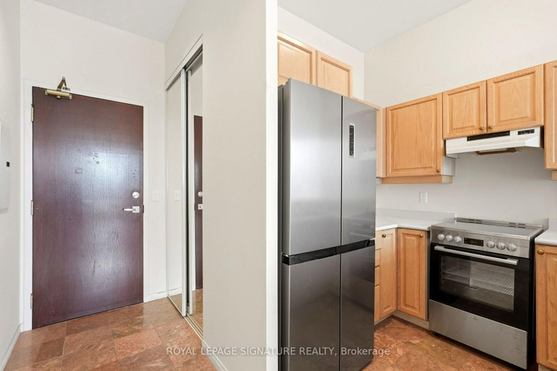 2014 - 7 King Street E