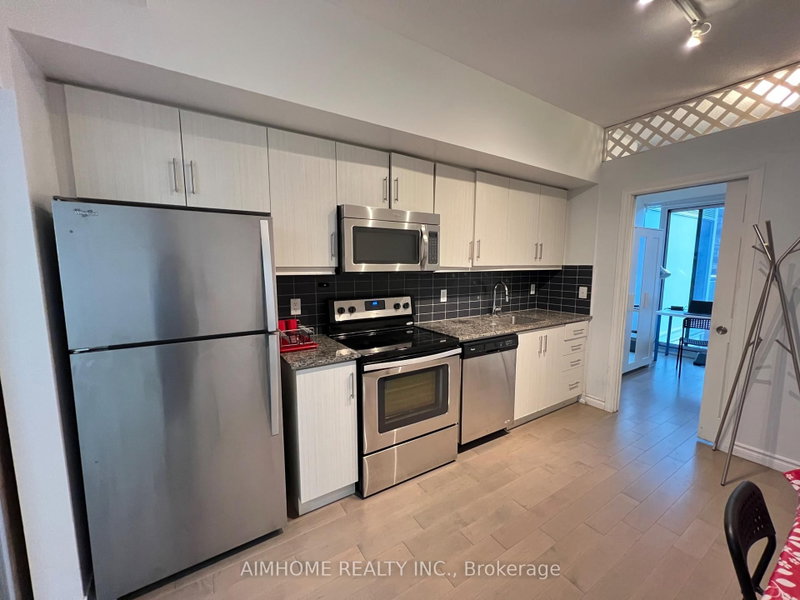 608 - 10 Willison Square